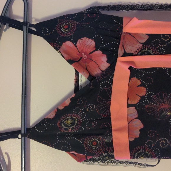 Medium Pink and Black Flowery dress - Picture 2 of 3